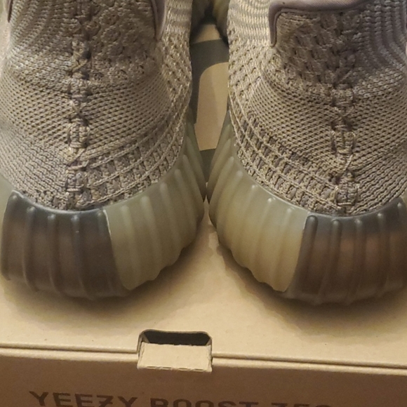 Yeezy Boost 350 Yeezreel, size 12 - Picture 3 of 6